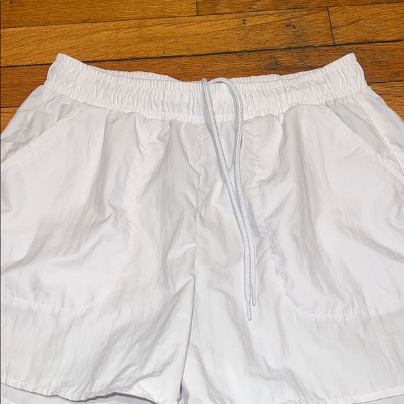 Alo Yoga The Alumni High-Rise Loose Running Shorts in White, Women’s size Medium - Picture 4 of 14